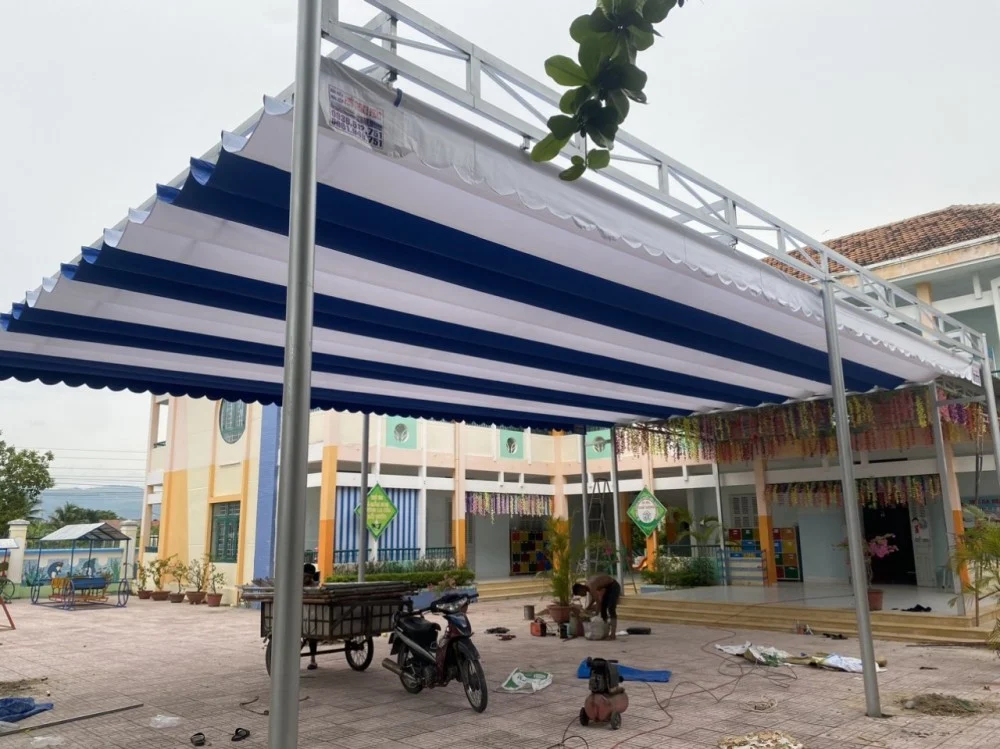 Bạt che nắng mưa